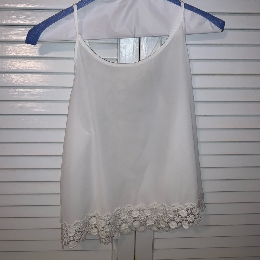 White flower crochet tank top